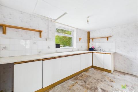 3 bedroom semi-detached house for sale, Llys Rhysnant, Four Crosses, Llanymynech