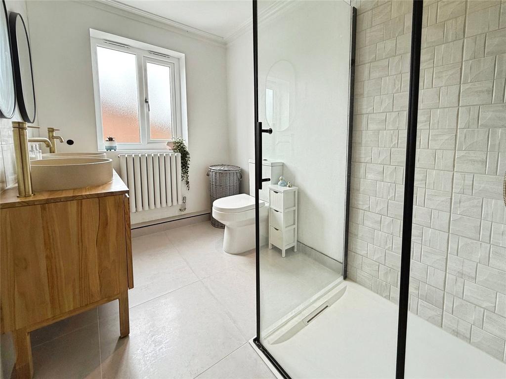 Ensuite
