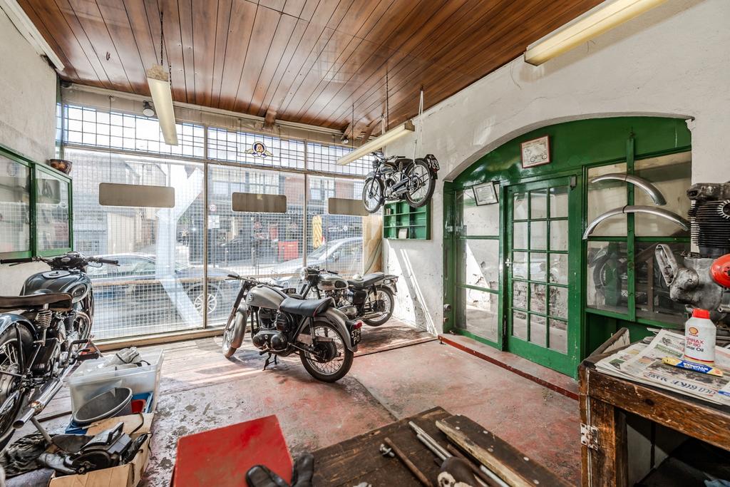 210westgateroad-42