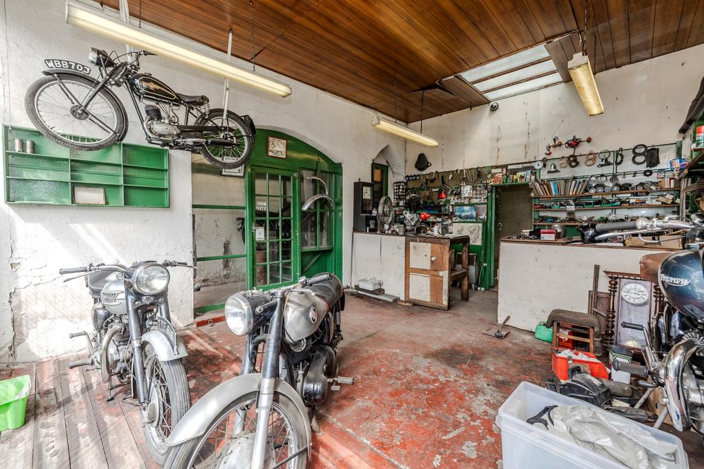 210westgateroad-40