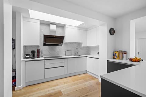 71 Crouch Croft, London, SE9 3HZ