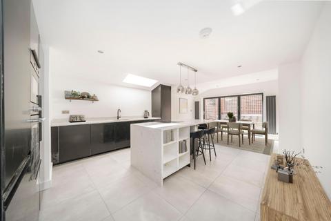 56 Gurdon Road, London, SE7 7RW