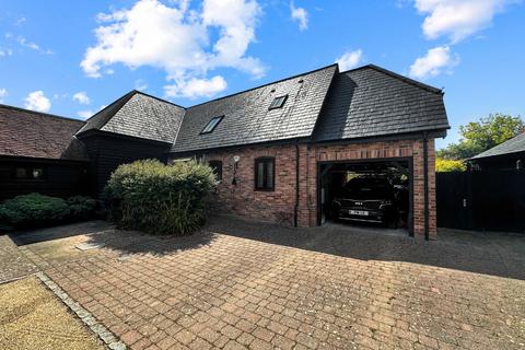 undefined, Chaul End Road, Luton LU1