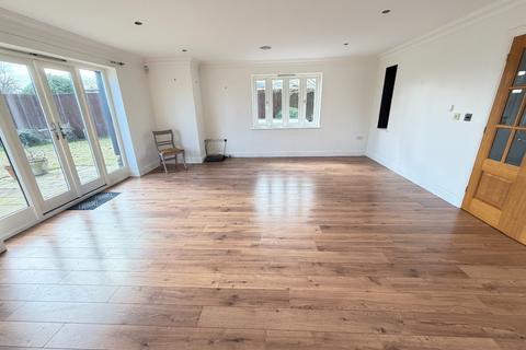 undefined, Chaul End Road, Luton LU1