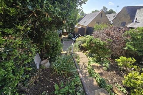 57 Manor Road, Northampton, NN2 6QJ