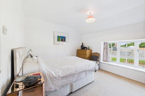 57 Manor Road, Northampton, NN2 6QJ