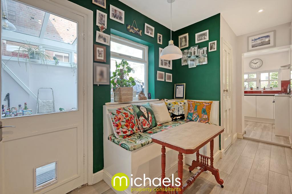 Dining/Seating Area