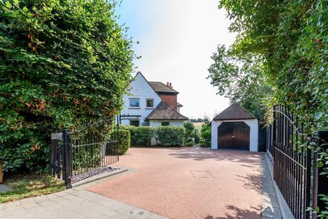 Whiteposts Gorse Hill, Farningham, Dartford, DA4 0JU