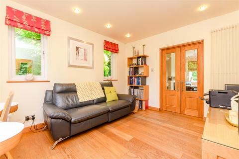 Whiteposts Gorse Hill, Farningham, Dartford, DA4 0JU