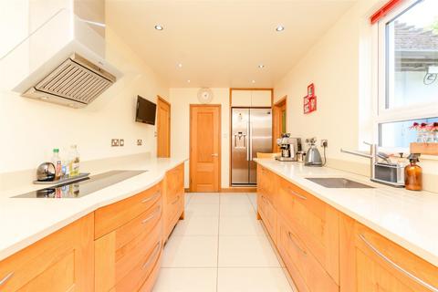 Whiteposts Gorse Hill, Farningham, Dartford, DA4 0JU