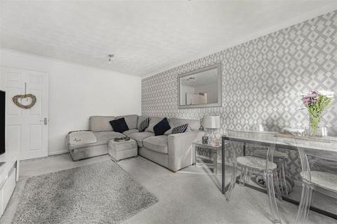 undefined, Kinnaird Close, Slough