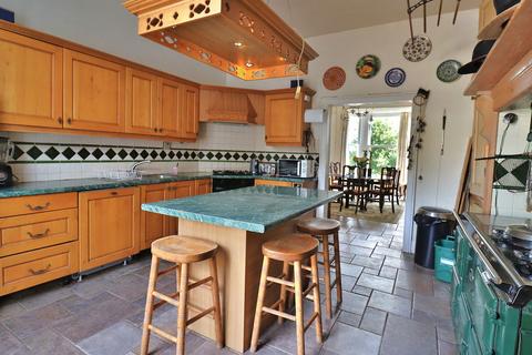 8 Lower Port View, Saltash, PL12 4BY