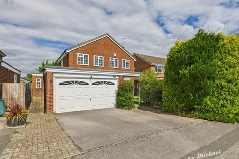4 bedroom detached house for sale, Allonby Way, Aylesbury