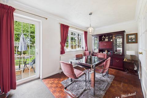 4 bedroom detached house for sale, Allonby Way, Aylesbury