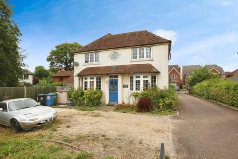 undefined, Wycombe Road, High Wycombe HP14