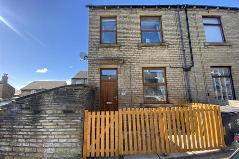 2 bedroom end of terrace house for sale, Quarmby Road, Huddersfield HD3