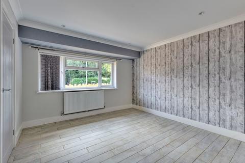 undefined, Chain Free in South Wootton