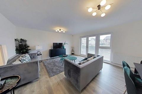 3 bedroom flat to rent, Meadowsweet Drive, Edinburgh, Midlothian, EH4