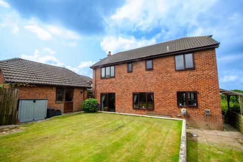 undefined, 3 Roseland Gardens, PL31 2EY Bodmin, Cornwall, UK