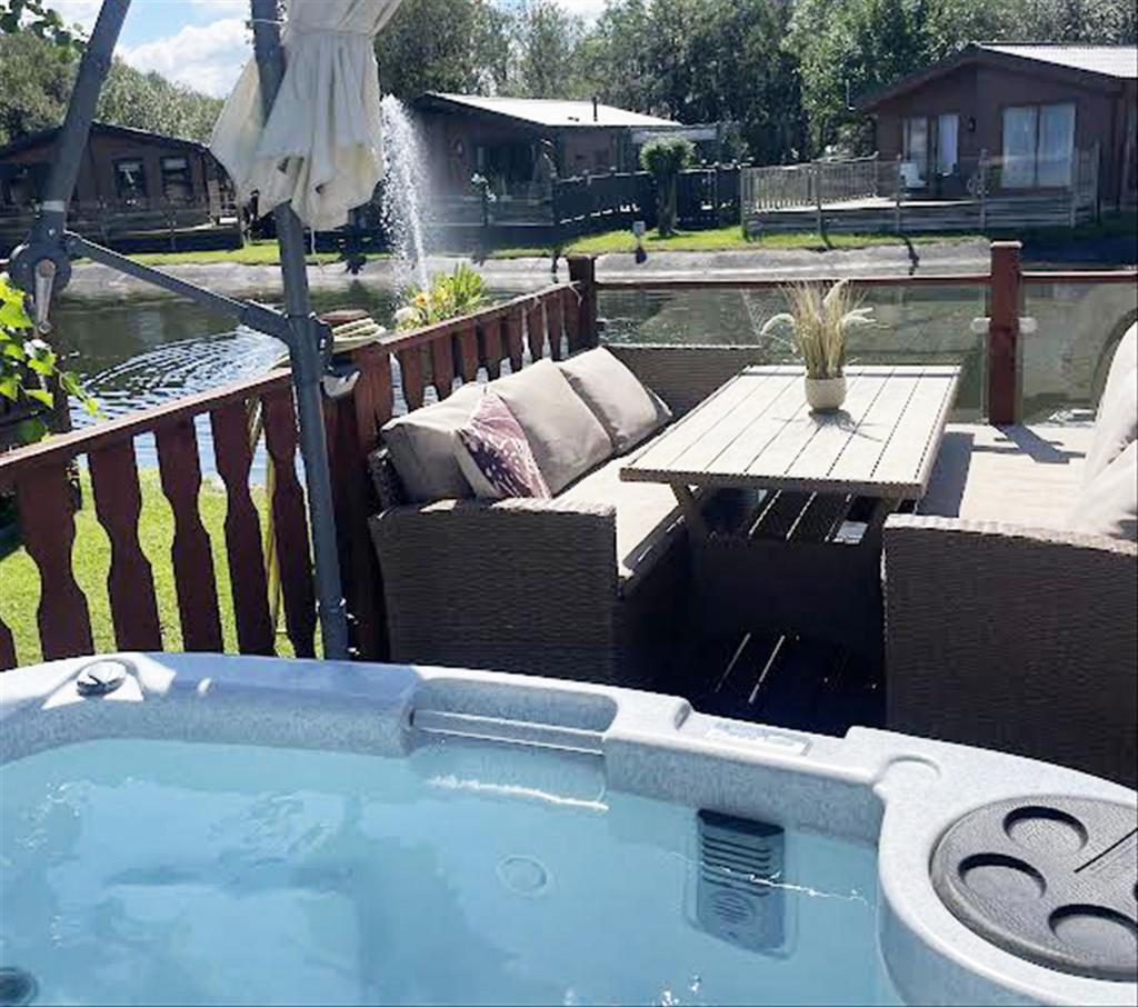 Hot tub