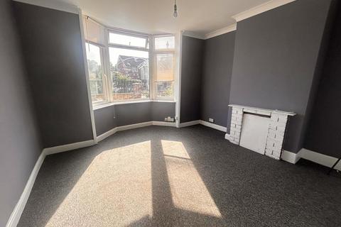 3 bedroom semi-detached house to rent, Felixstowe Road, Suffolk IP3