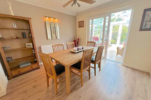 3 bedroom semi-detached house for sale, Cannock Road, Wolverhampton WV10