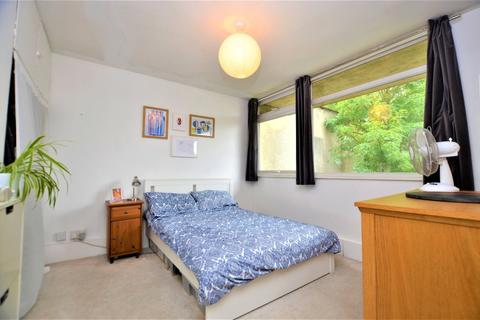 2 bedroom apartment for sale, Fairlawn Park, London