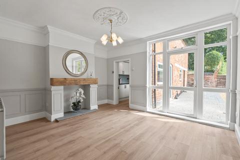 4 bedroom semi-detached house for sale, Worcester Road, Bromsgrove, Worcestershire, B61 7HN