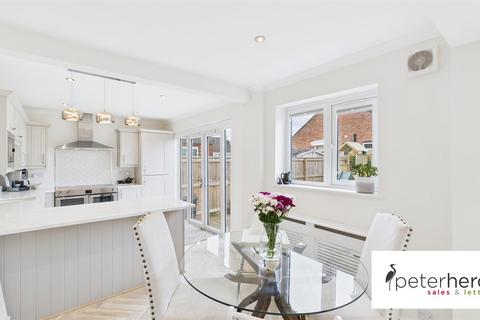 29 Warwick Drive, Sunderland, SR3 3PU