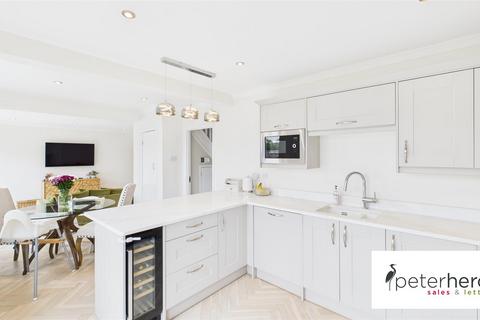 29 Warwick Drive, Sunderland, SR3 3PU