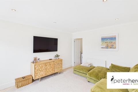 29 Warwick Drive, Sunderland, SR3 3PU