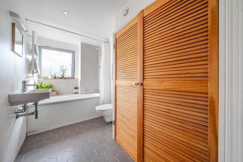 1 bedroom flat for sale, Normandy Place, Bourbon Lane, London, W12