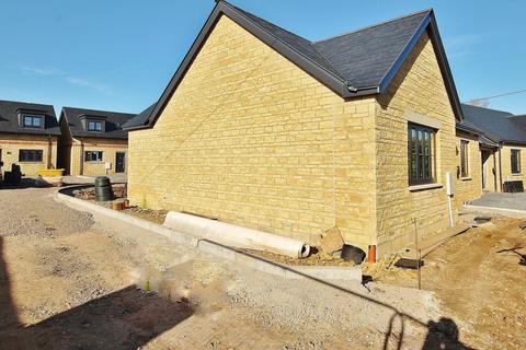 undefined, Milestone Road, Carterton, OX18