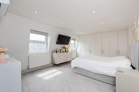 4 bedroom flat for sale, Wix's Lane, London SW4