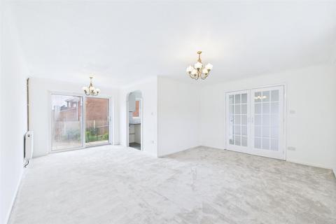 2 bedroom detached bungalow for sale, Colin Mclean Road, Dereham