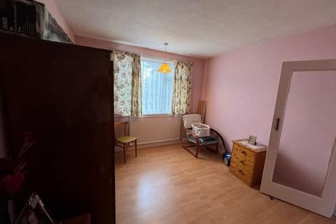 3 bedroom semi-detached house for sale, 3 Bedroom Semi Detached House – Oaklands Avenue, Edmonton N9