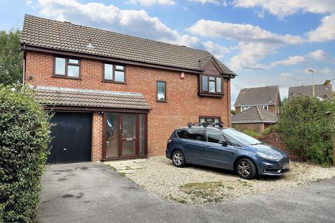 Hayes Mead, Holbury, SO45