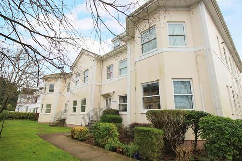 2 bedroom flat for sale, Flat 15, Grosvenor Court, 19 Grosvenor Road, Paignton, Devon TQ4 5AZ