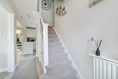 106 Edenfield Gardens, Worcester Park, KT4 7DY