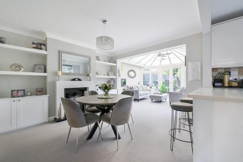 106 Edenfield Gardens, Worcester Park, KT4 7DY