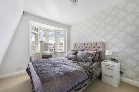 106 Edenfield Gardens, Worcester Park, KT4 7DY