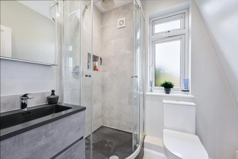 106 Edenfield Gardens, Worcester Park, KT4 7DY