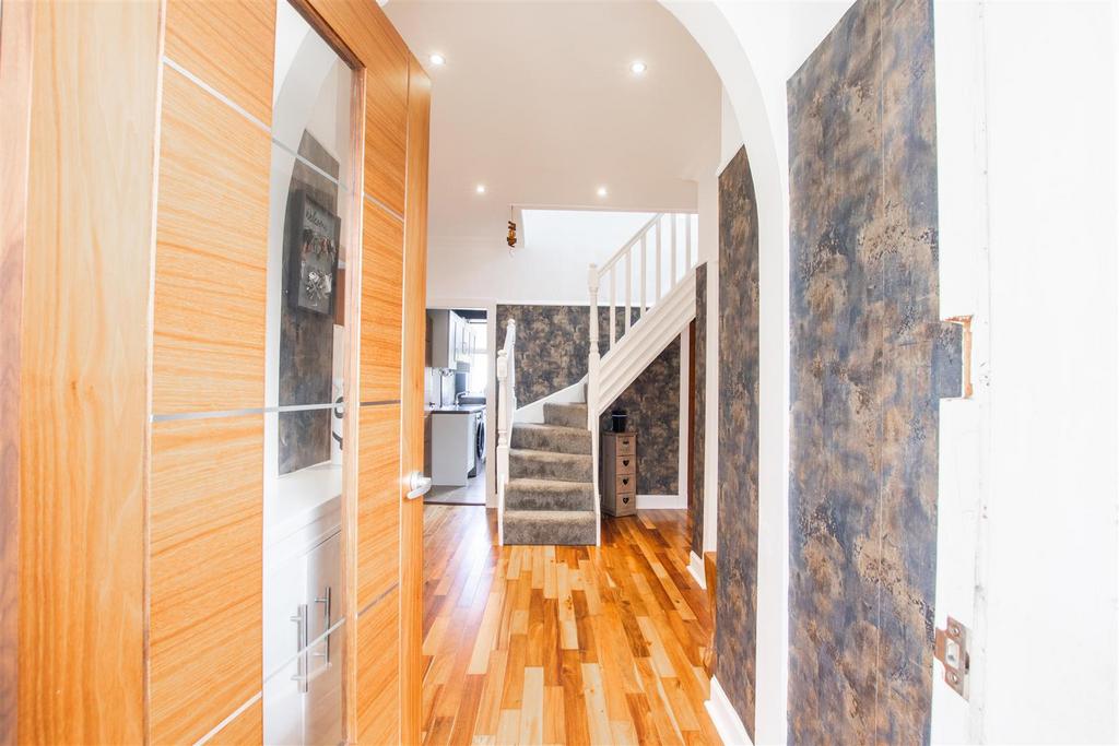 Hallway-2-2.jpg