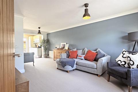 3 bedroom semi-detached house to rent, Southlands, Braunton EX33