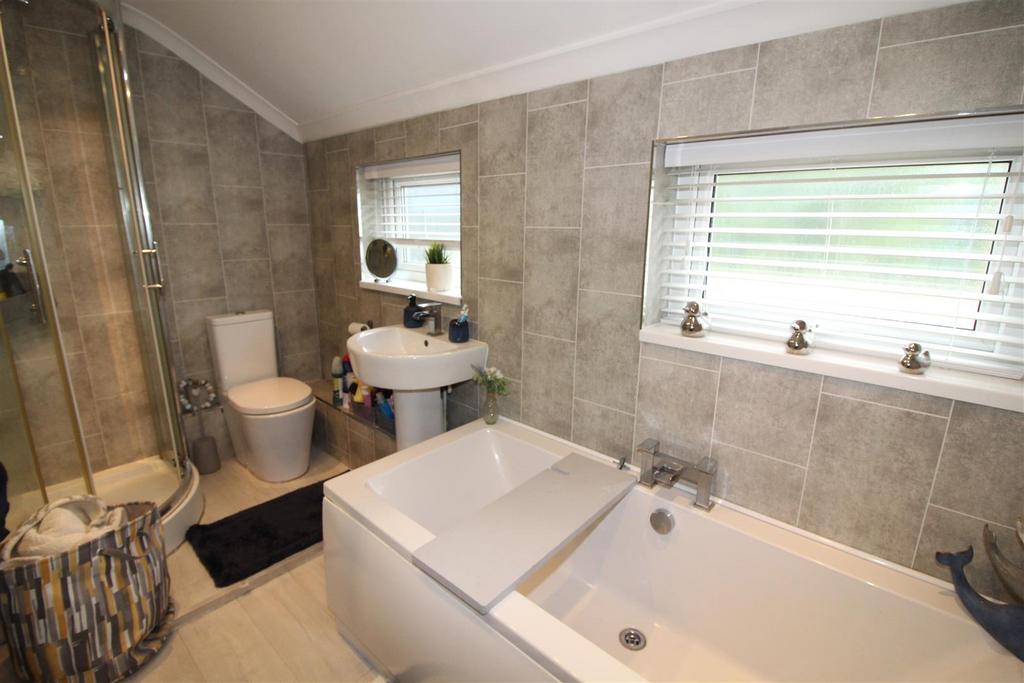 Bathroom/WC with Shower