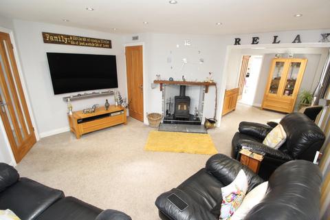 4 bedroom detached house for sale, Wale Road, Leicester LE8
