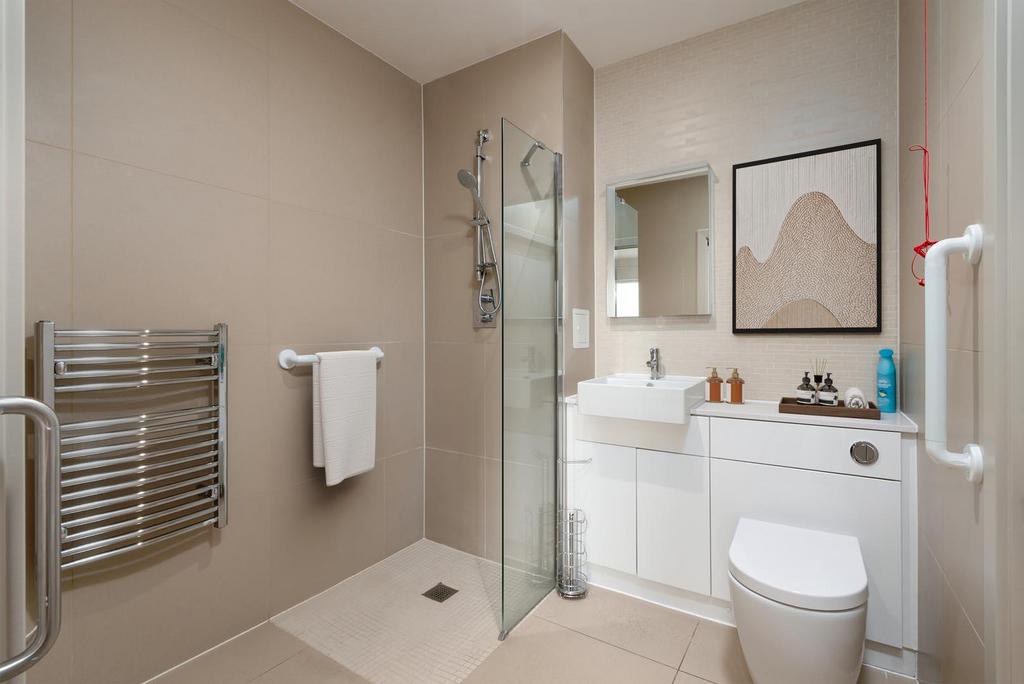 Apt25-bathroom-vs.jpg