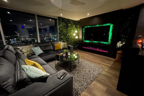 2 bedroom penthouse to rent, Albion Street, Leeds LS2