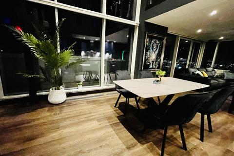 2 bedroom penthouse to rent, Albion Street, Leeds LS2
