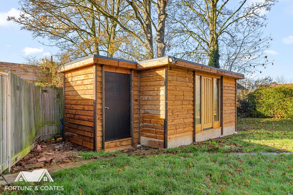 Bushey Croft 21.jpg